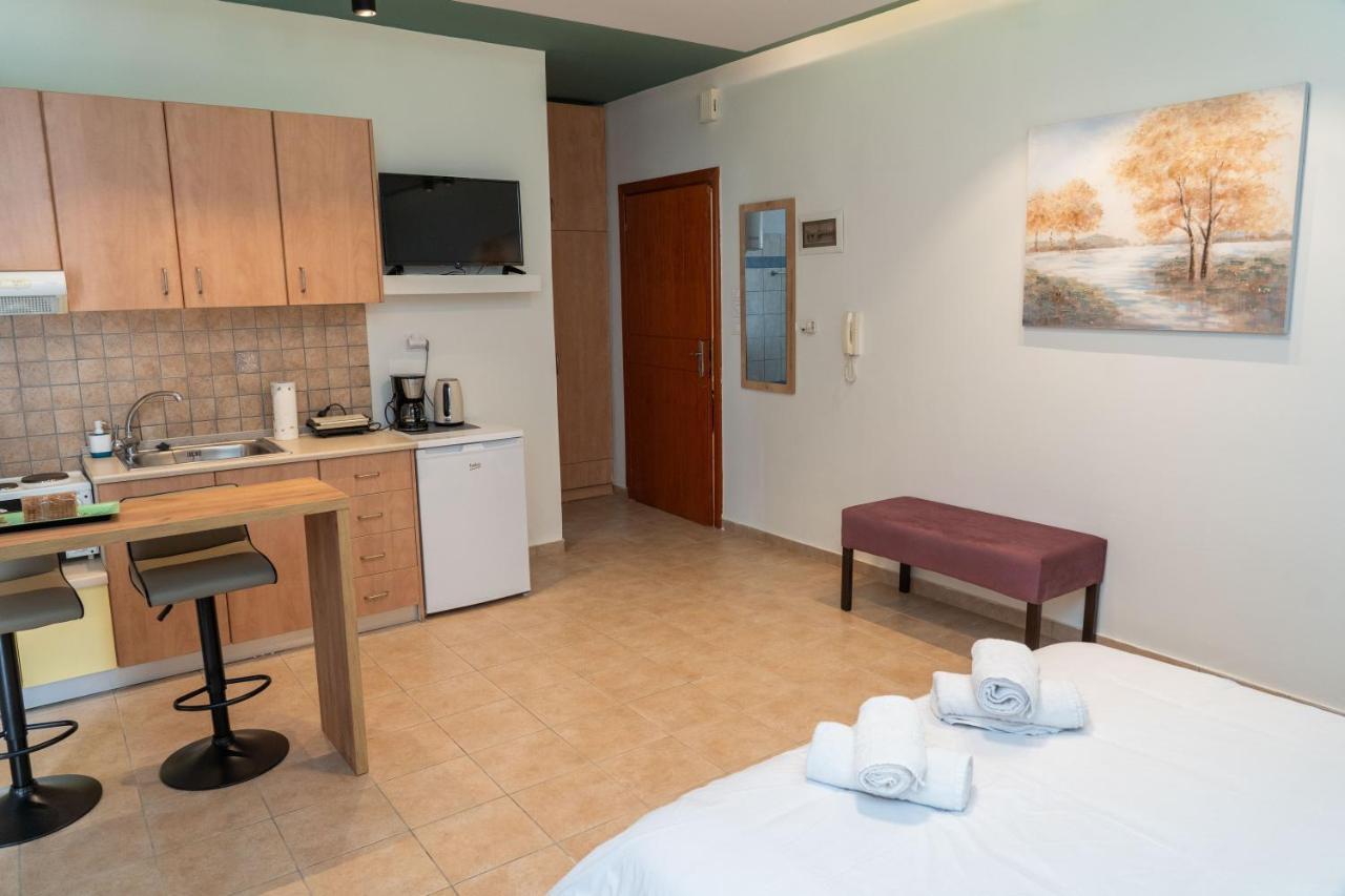 The Whole Packet C5 Center With Parking Apartment Larissa Exterior foto