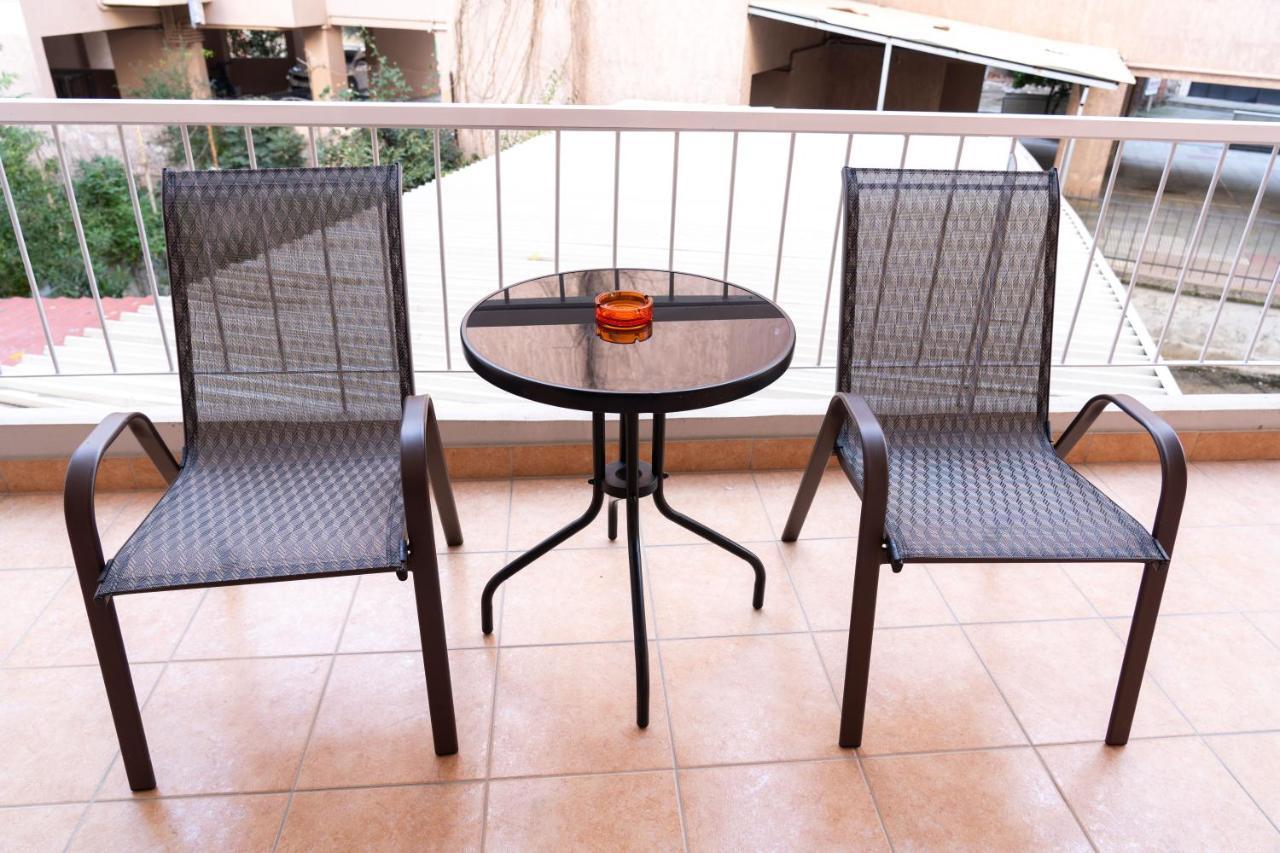 The Whole Packet C5 Center With Parking Apartment Larissa Exterior foto